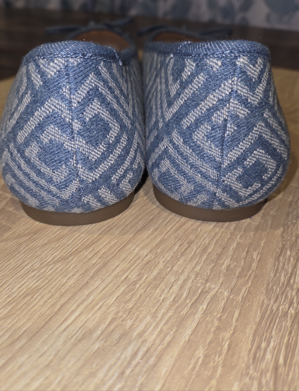 Liz Claiborne Blue Geometric Ballet Flats - Picture 4 of 8